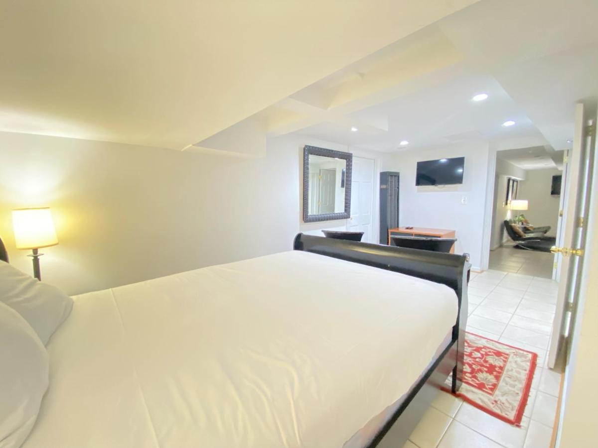 Comfy Basement Home 2 Bdrm1Den 3Queen Beds Washington Exterior foto